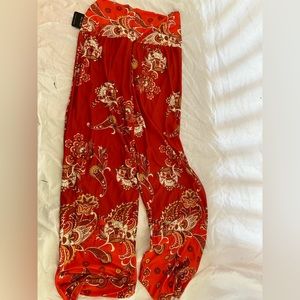 Women’s flowy palazzo pant , paisley print